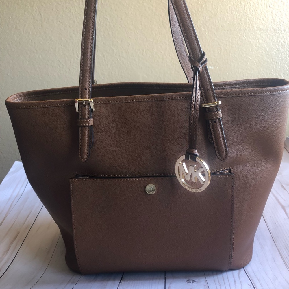 Michael Kors Large jet set snap pocket tote